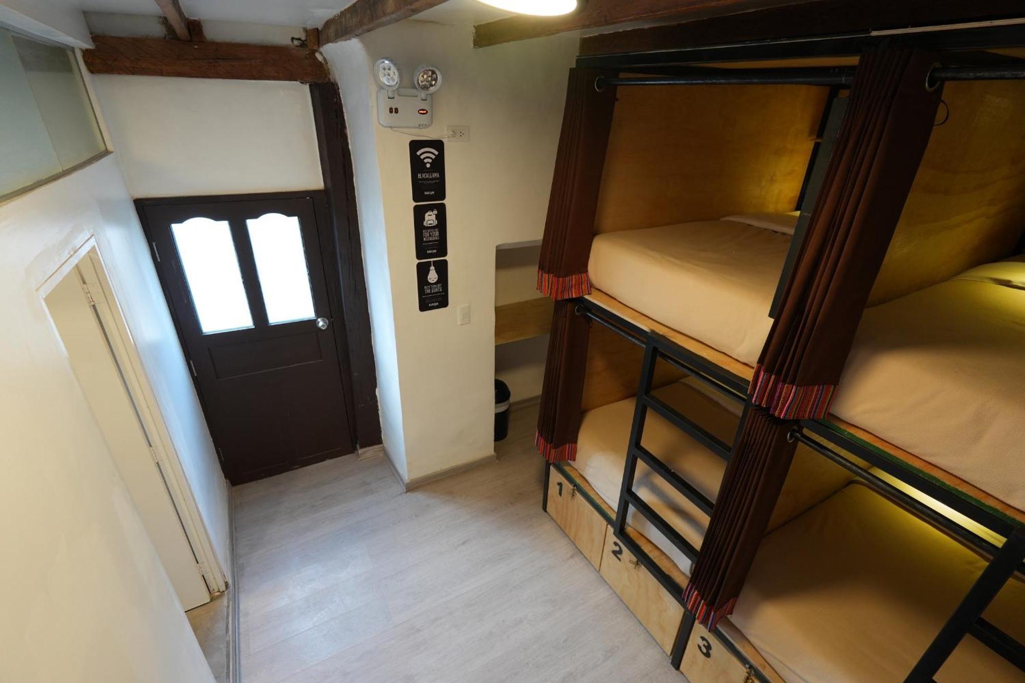 Black Llama Hostel Cusco Phòng bức ảnh
